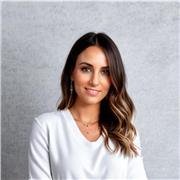 Doy clases particulares adaptadas al nivel y necesidades de cada alumno. 
Mis clases son para alumnos de diferentes edades y cursos.